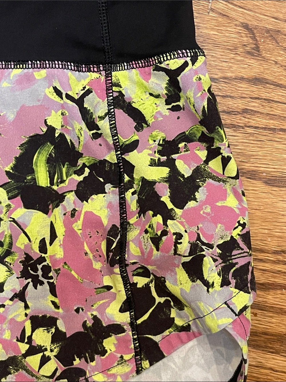 Ladies Lululemon - Picture 4 of 13
